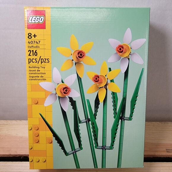 LEGO Daffodils 216 Pcs - 8+ SEALED *EASTER IDEA* - Picture 1 of 5